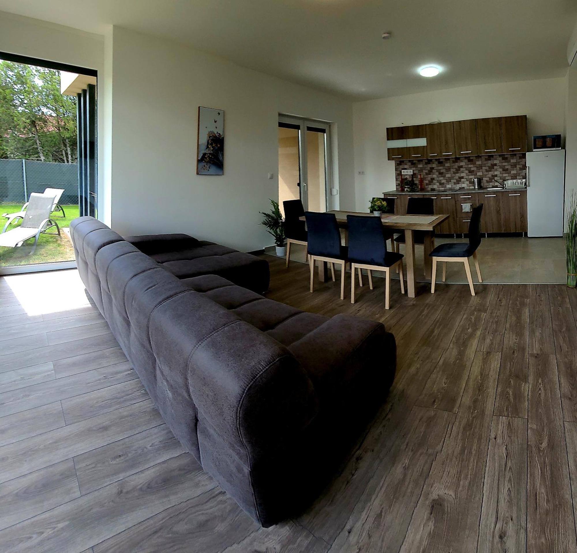Zea Apartmanhaz Lejlighed Balatonfenyves Eksteriør billede